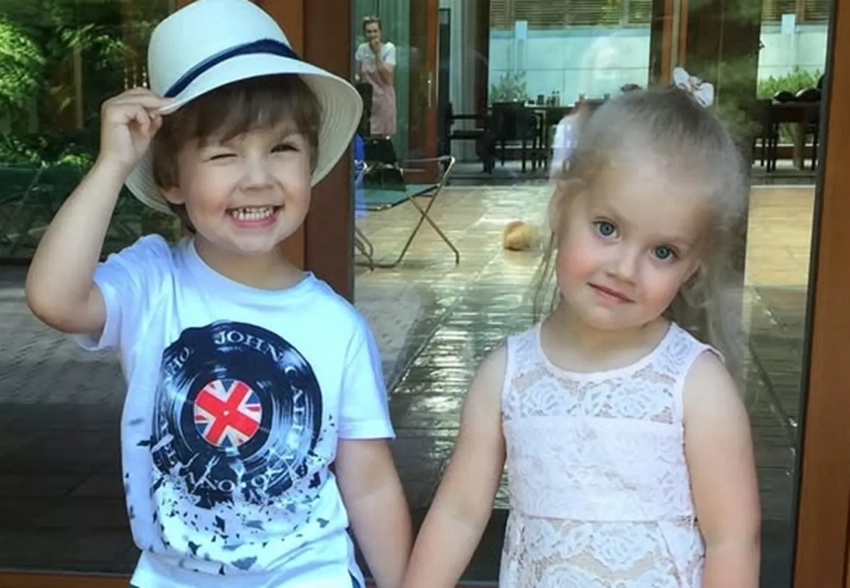 Максим Галкин* показал архивное фото с детьми от Аллы Пугачёвой