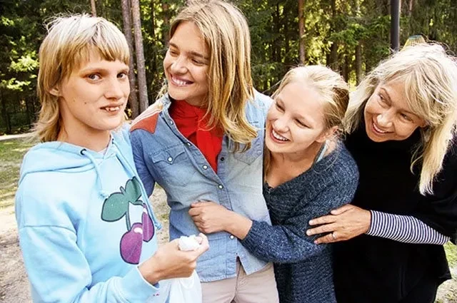 Наталья Водянова снялась для российского бренда 12 Storeez вместе с 19-летним манекенщиком с аутизмом из Твери