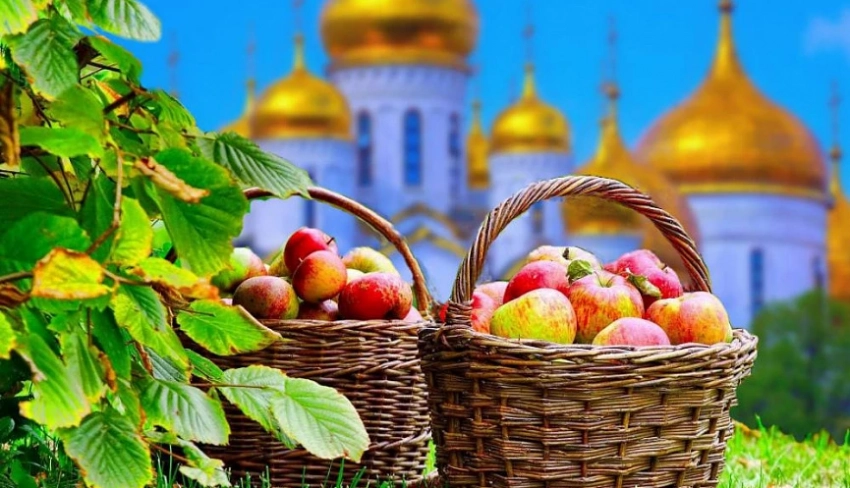 Что нужно святить в церкви на Яблочный Спас, отмечаемый 19 августа 2025 года