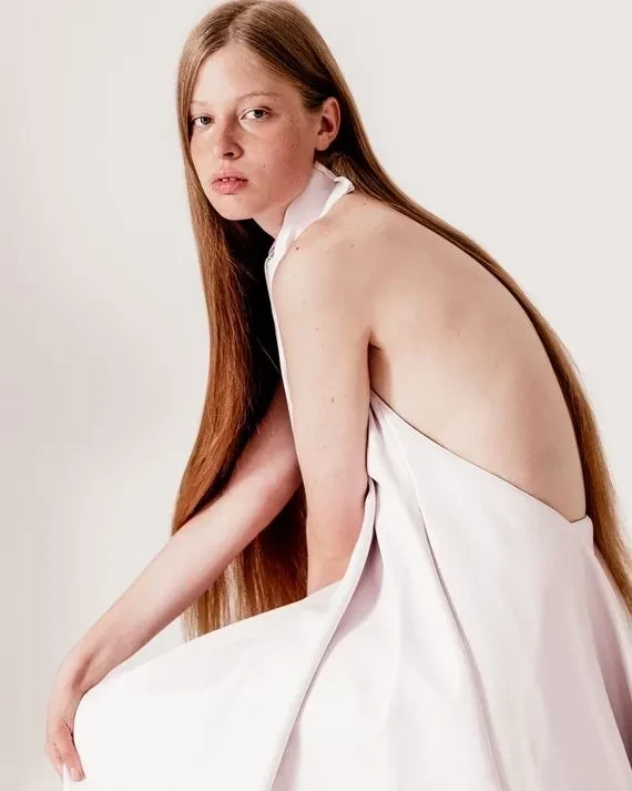 "Я всё время рыдала". Трансгендерная* дочь Илона Маска впервые снялась для обложки глянца и рассказала о своём отце, деньгах и известности